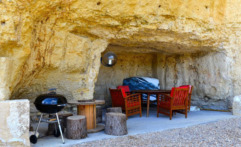 Gites Troglodytes Du Chateau De L'Etoile Vernou-sur-Brenne Ruang foto