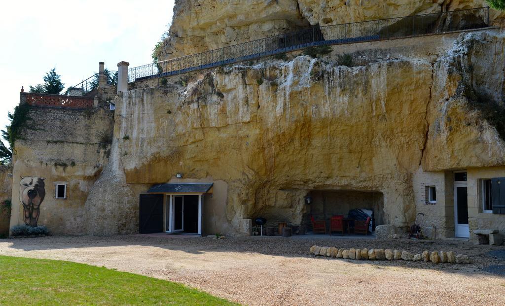 Gites Troglodytes Du Chateau De L'Etoile Vernou-sur-Brenne Bagian luar foto