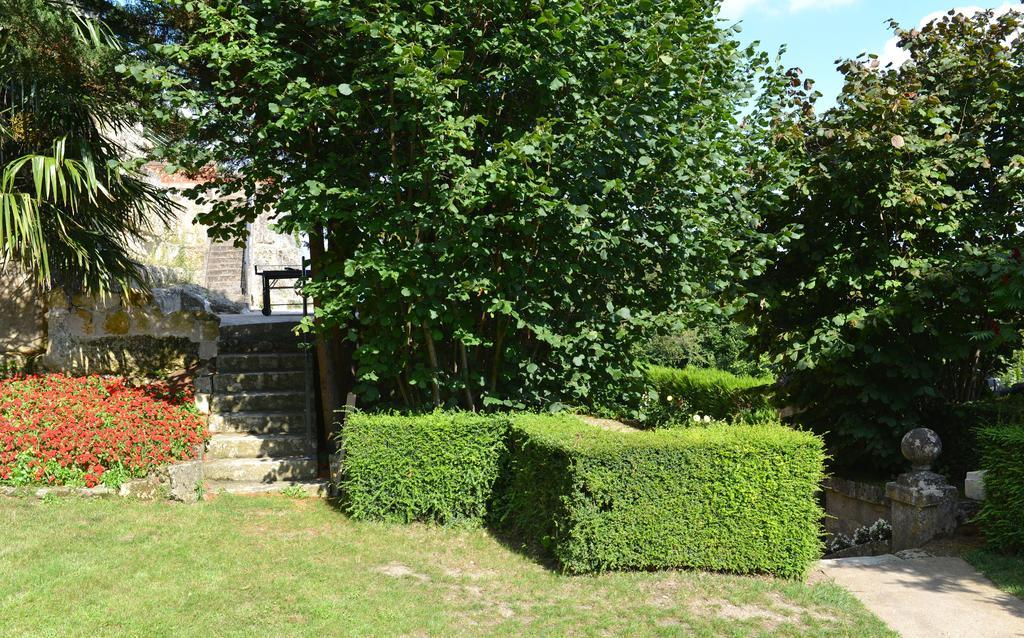 Gites Troglodytes Du Chateau De L'Etoile Vernou-sur-Brenne Bagian luar foto